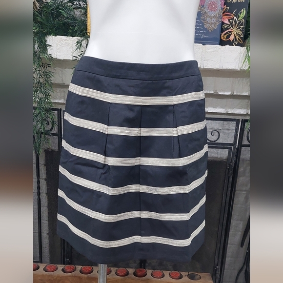 Ann Taylor Loft Striped A-Line Mini Skirt Size 6 - Picture 6 of 14